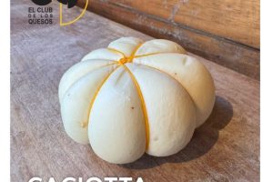 Caciotta con granos de mostaza a